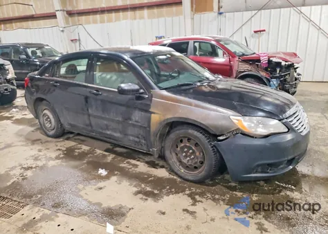 2011 Chrysler 200 Lx z USA, uszkodzony, nr VIN 1C3BC4FB8BN553750